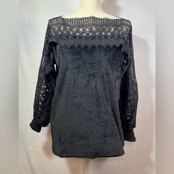 Celima Collection NWT Velour & Lace Long Sleeve Top Size M Black - Picture 10 of 10